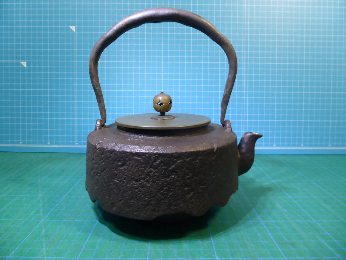 古い鉄瓶　龍文堂造　水漏れ無し　蔵出し　銅蓋 古い鉄瓶 龍文堂造 水漏れ無し 蔵出し 銅蓋