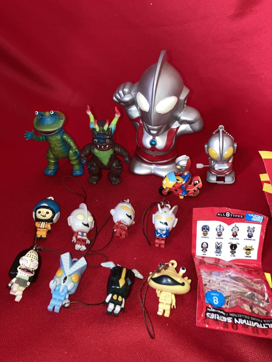 デッドストック放出！銀行貯金箱　ウルトラマン 他 デッドストック放出！銀行貯金箱 ウルトラマン 他