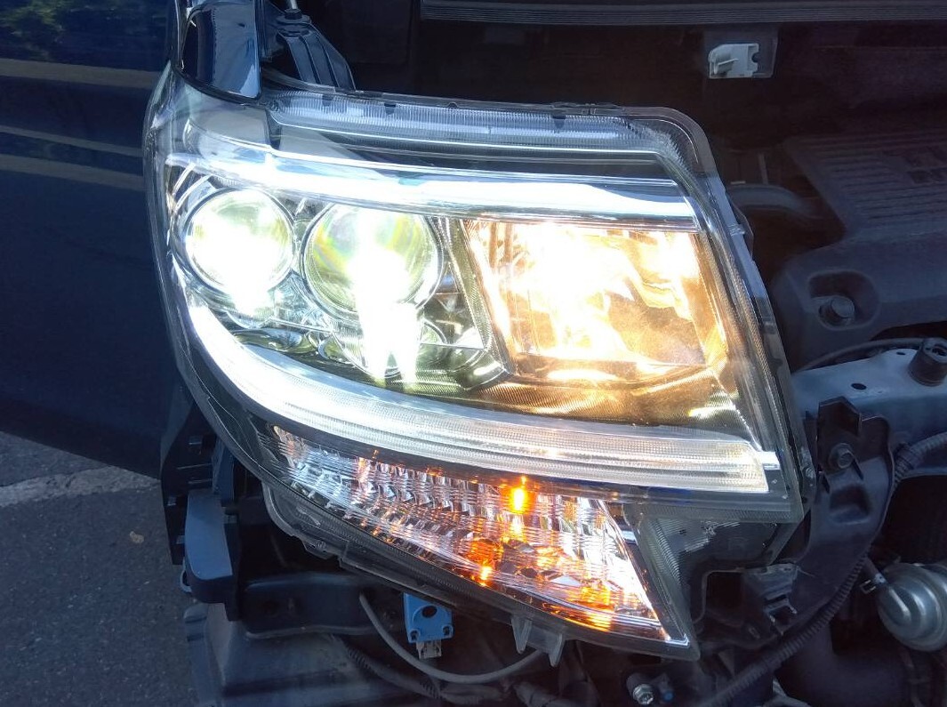 ダイハツ　タントカスタム　ヘッドライト　右側 ダイハツタントカスタムLA650S LED ヘッドライト 右側 - メルカリ