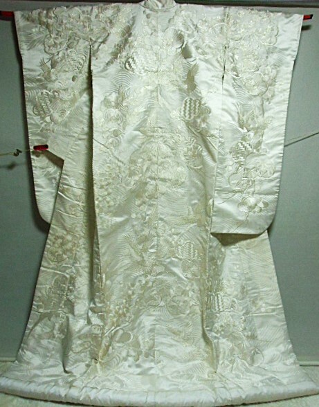 ■黒猫■★★最高級　花嫁　 総刺繍　鳥.花 結婚式　正絹　★舞台衣装★結婚式パー