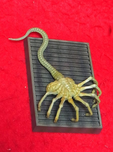 ★未使用 エイリアン フェイスハガー フィギュア 超リアル！ ALIEN レア品 FIG](再販)エイリアン/ フェイスハガー 1/1 フォーム プロップ