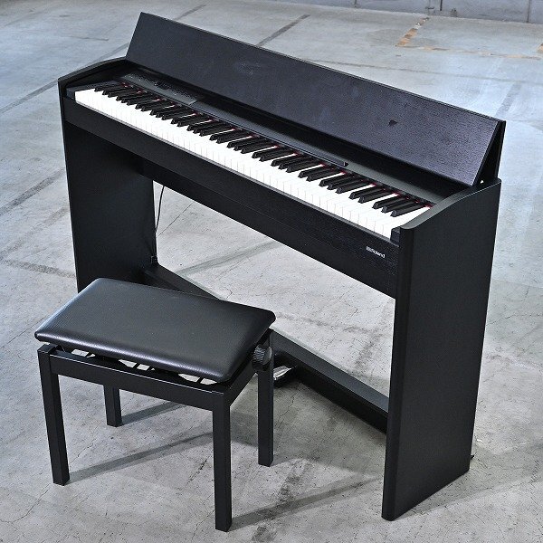 【美品】ローランド　Roland 電子ピアノ【2022年製】 美品】ローランド Roland 電子ピアノ【2022年製】