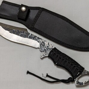 大型フルタング構造のハンティングナイフ