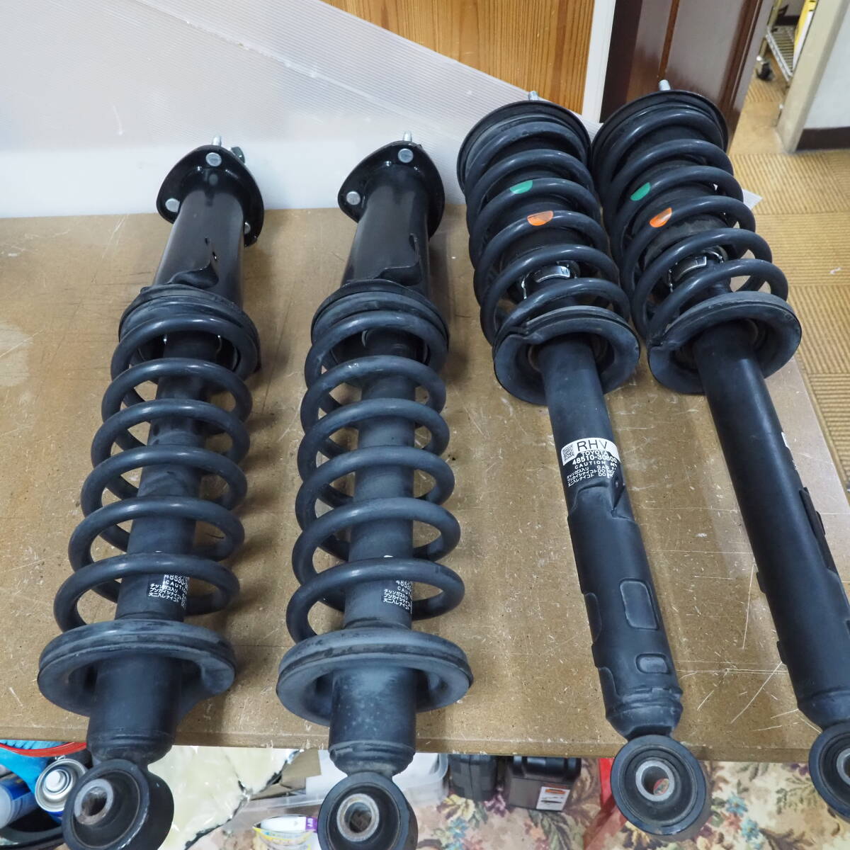 GWS204 クラウン ハイブリット 純正サスペ ンション一式ショック （16 GWS204 クラウン ハイブリット 純正サスペ ンション一式ショック