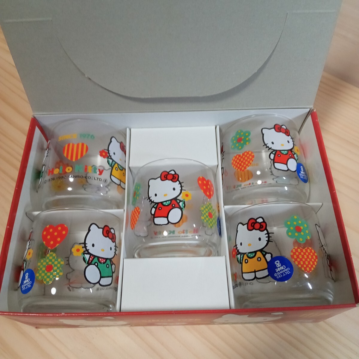 ハローキティ クリアグラス ⭐4個セット⭐新品⭐未使用 Amazon | ハローキティ ショットグラス4個セット1 | Silver