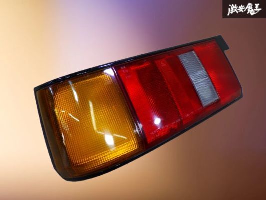 ⭐︎新品未使用⭐︎トヨタ86レビン右テールレンズ希少純正品 2025年最新】Yahoo!オークション -ae86レビンテールの中古品