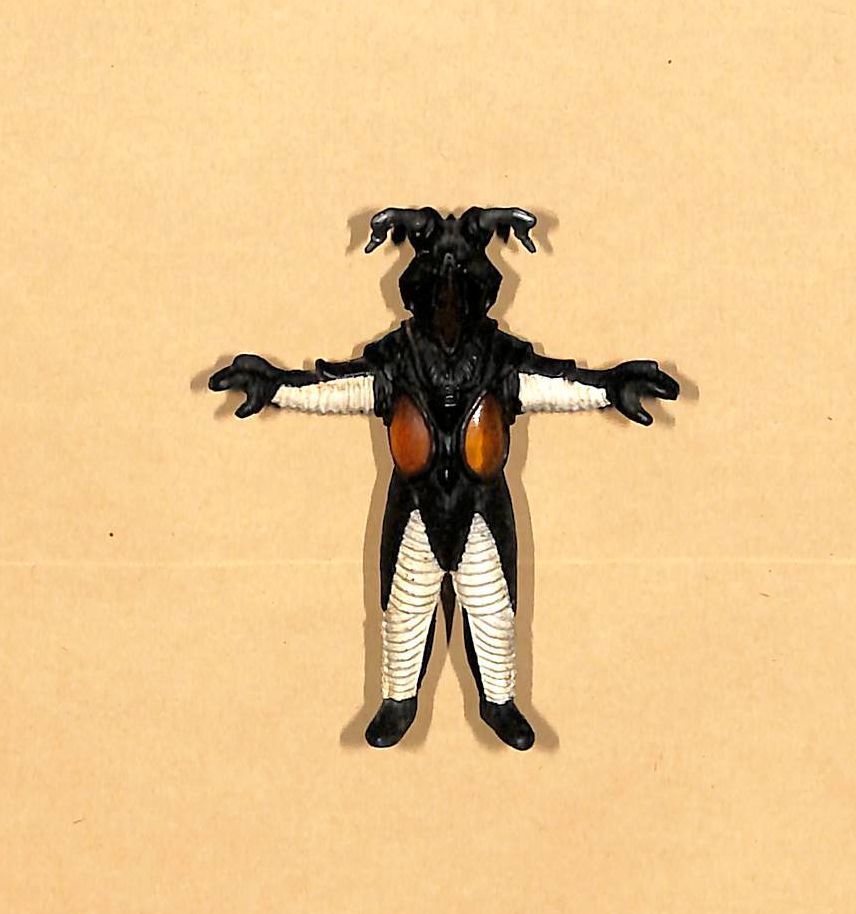 WAVE ウルトラマン 宇宙恐竜ゼットン ソフビキット 未組み立て ウルトラマン」より戦闘態勢の「ゼットン」が1/6スケールソフビ