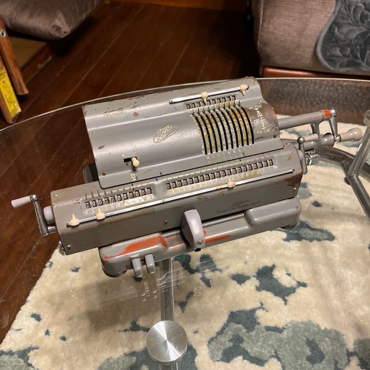 機械式計算機 国内で最も普及した機械式計算機 タイガー計算器