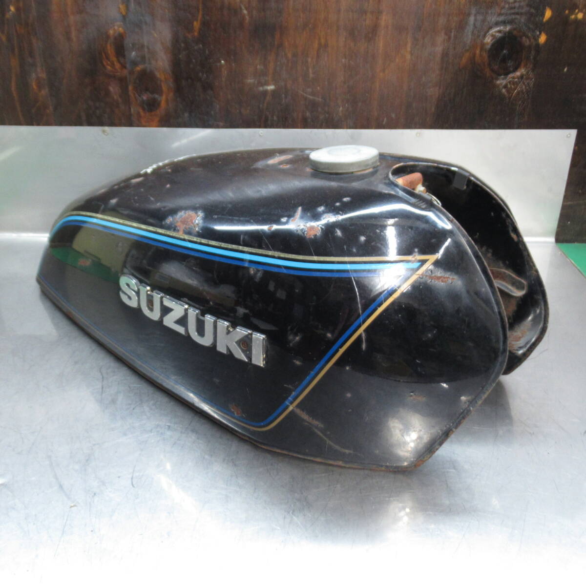 ＧＳ７５０純正燃料タンク SUZUKI GS550 GS750 純正 未使用 燃料タンク キャップ ガソリンタンク