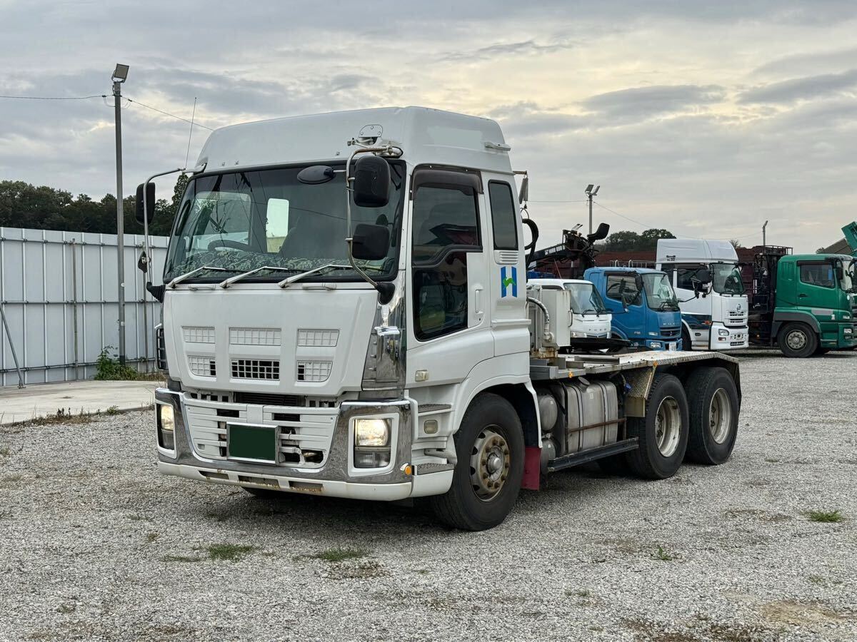 レア⭐︎ISUZU GIGA トラックモデル 本体 箱付きです。　新品未使用です。 いすゞ ギガ 大型 トラクタ（シングル） PKG-EXD52G8 (3523