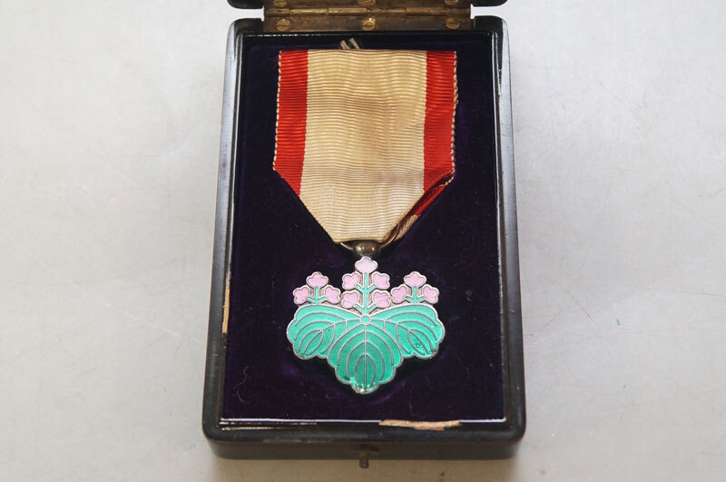 Yahoo!オークション -「勲七等青色桐葉章」(ミリタリー) の落札相場