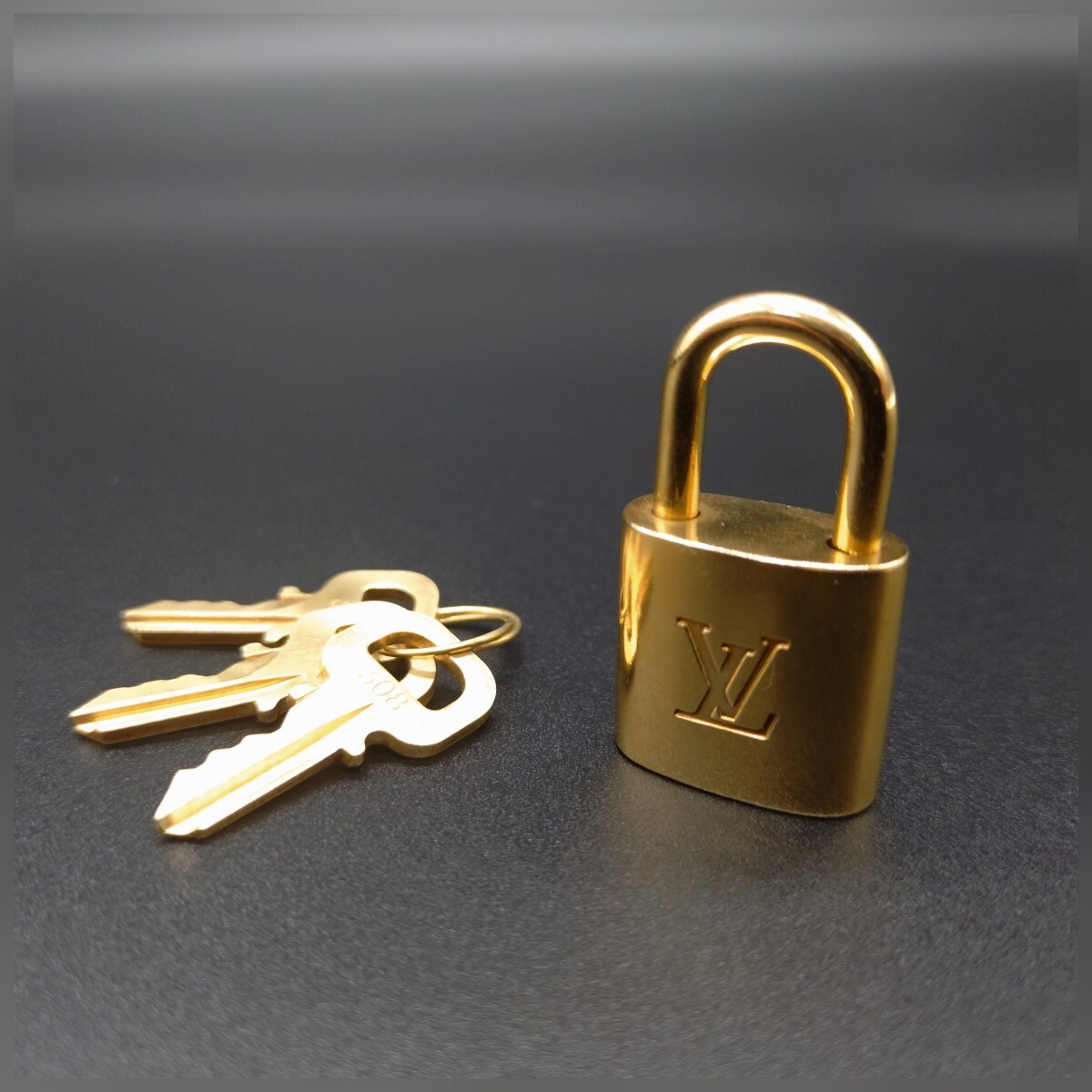 2025年最新】Yahoo!オークション -ルイヴィトン南京錠の中古品