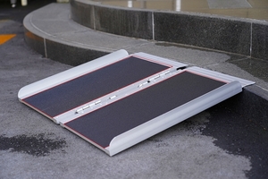 Сменный комплект противоскользящих накладок для пандусов 91 см (1 комплект)