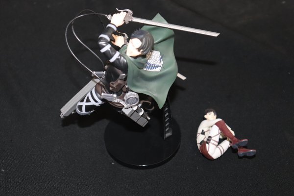 一番くじ　進撃の巨人フィギュア➕アクリルスタンドエレンまとめ売り Amazon.co.jp: 一番くじ 進撃の巨人 ～自由を求めて～ A賞