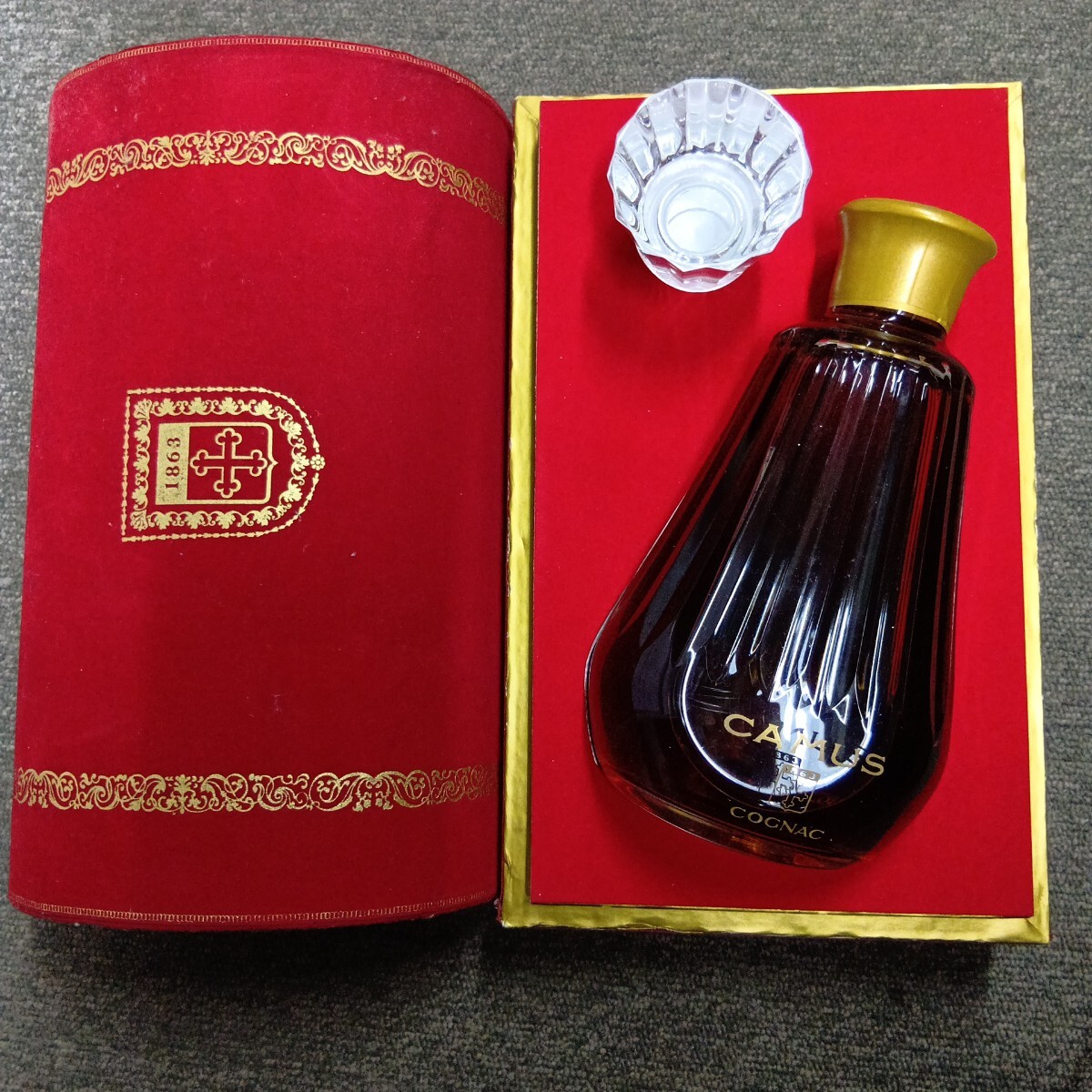 新品未開栓 カミュ CAMUS カラフェ バカラボトル コニャック ブランデー 楽天市場】カミュ CAMUS カラフェ コニャック 700ml 40