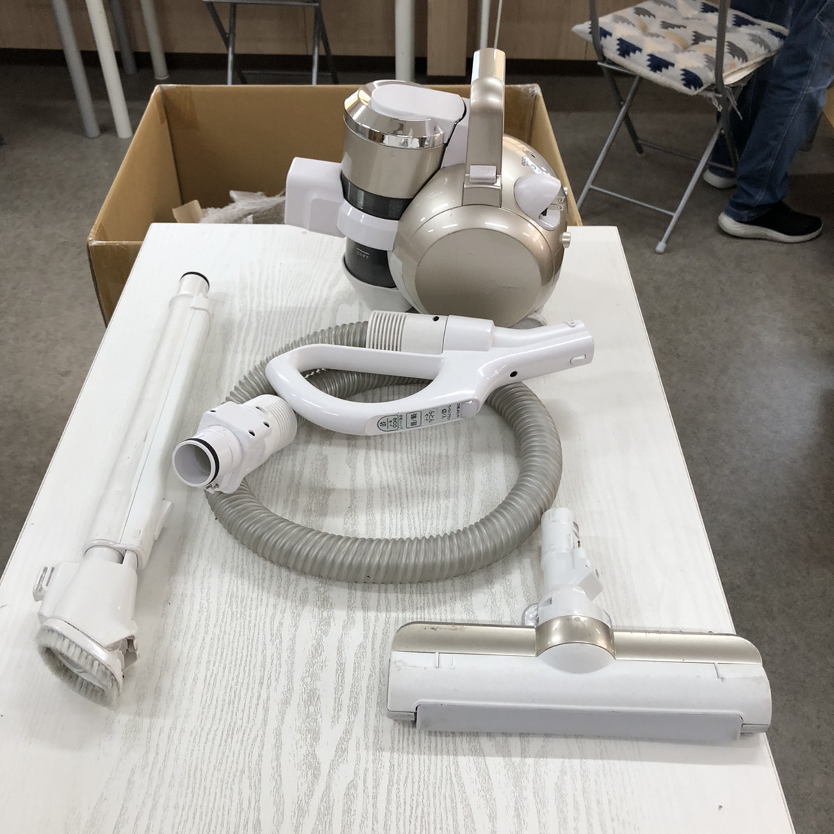 2022年製　東芝　掃除機　VC-CF21A-W ホワイト　中古　動作OK 格安 2022年製 東芝 掃除機 VC-CF21A-W ホワイト 中古 動作OK 格安 2022年