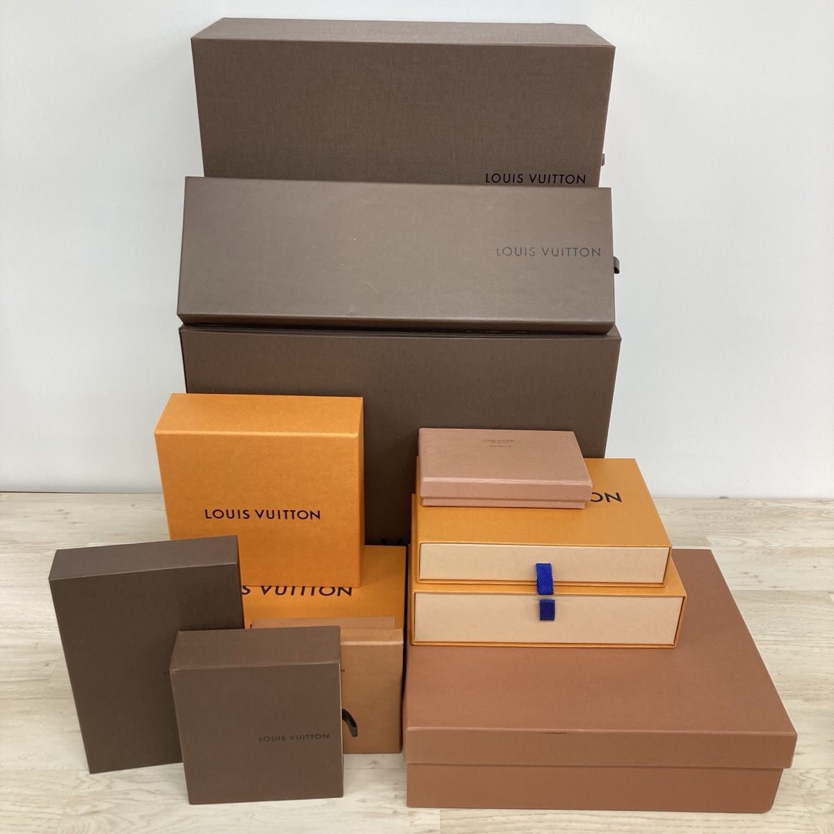 ルイヴィトン　空箱まとめ売り LOUIS VUITTON ルイヴィトン 空箱 33箱 保存袋 大量 まとめ売り