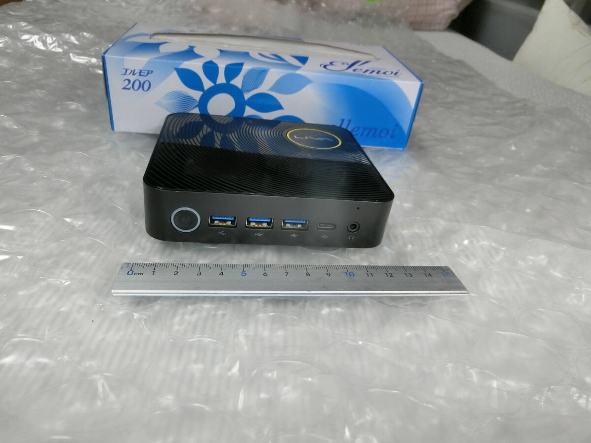 新品未使用　小型パソコン　Windows10 メモリ8GB SSD256GB Amazon.co.jp: Skynew ミニPC ファンレス ほぼ無音 デスクトップ