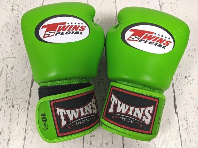 TWINS SPECIAL ボクシンググローブ 10OZ　中古 楽天市場】TWINS SPECIAL ボクシンググローブ 10oz 迷彩緑