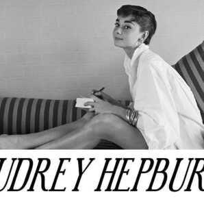 K5 ソファのオードリーヘップバーン/オードリー・ヘップバーン/アートパネル/ファブリックパネル/インテリアパネル/ポスター