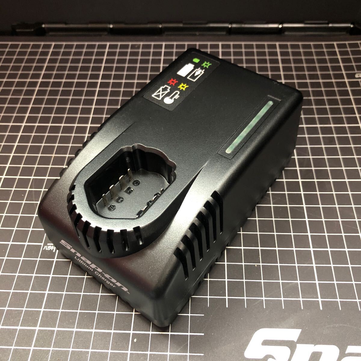 スナップオン　14.4V マイクロリチウムバッテリー用　充電器　100Vケーブル