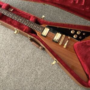 新品未使用★Gibson USA Flying V Antique Natural★ギブソン フライングV★ゴールドパーツ&黒ピックガード仕様★2019年製★超軽量3.0㎏!