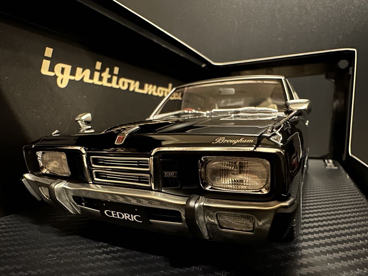 即購入可！　イグニッションモデル　セドリック ブロアム(330）　新品未開封品！ 1/18スケール「330 セドリック / グロリア」カラーサンプルUP