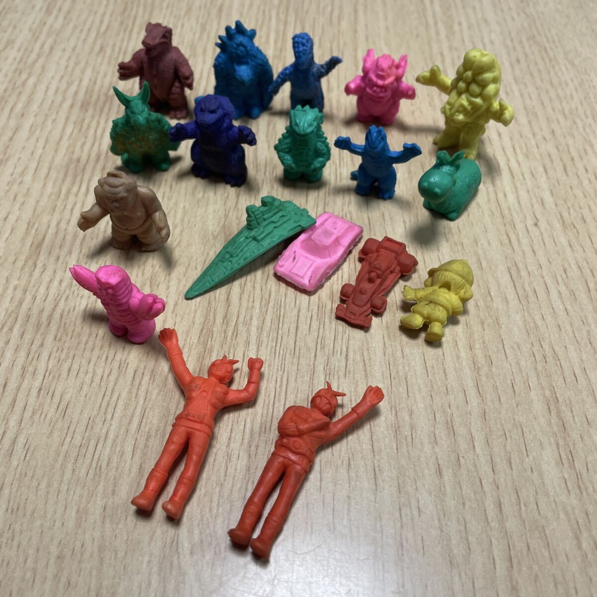 ウルトラ怪獣消しゴム　★⭐️大量⭐️★ 当時物　ポピー　丸越　希少　昭和レトロ ウルトラ怪獣消しゴム ポピー 丸越 ©円谷プロ - メルカリ