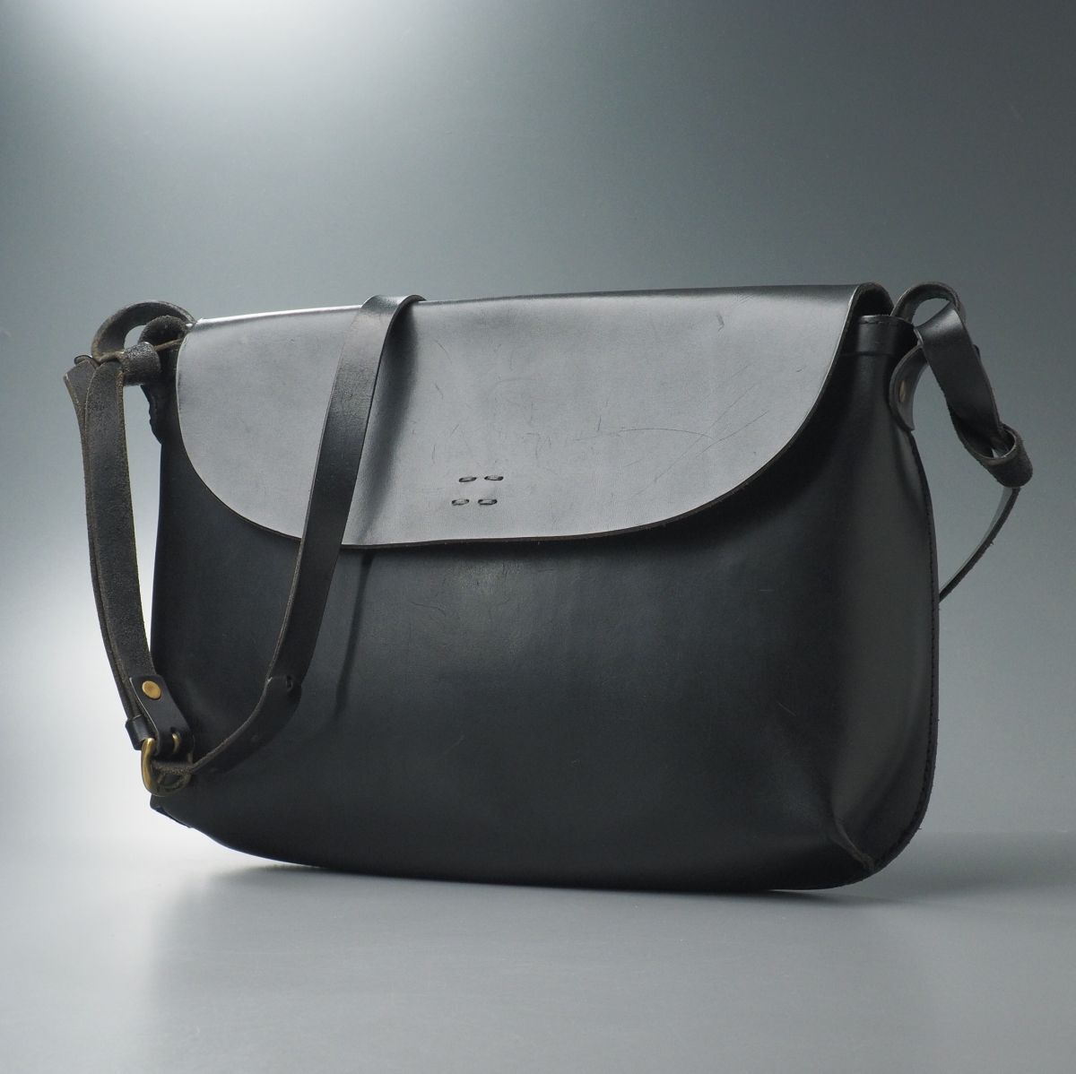 SLOW 黒 レザー ショルダーバッグ ショルダーバッグ｜SLOW – スロウ 公式ECサイト | 革製のバッグ