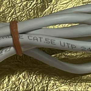 CAT.5e UTP 24AWGケーブルは、LANケーブルの一種です。最大通信速度は1Gbps、伝送帯域は100MHzです。110㎝新品未使用