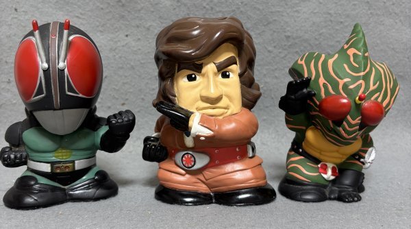 Yahoo!オークション -「仮面ライダーソフビ貯金箱」の落札相場