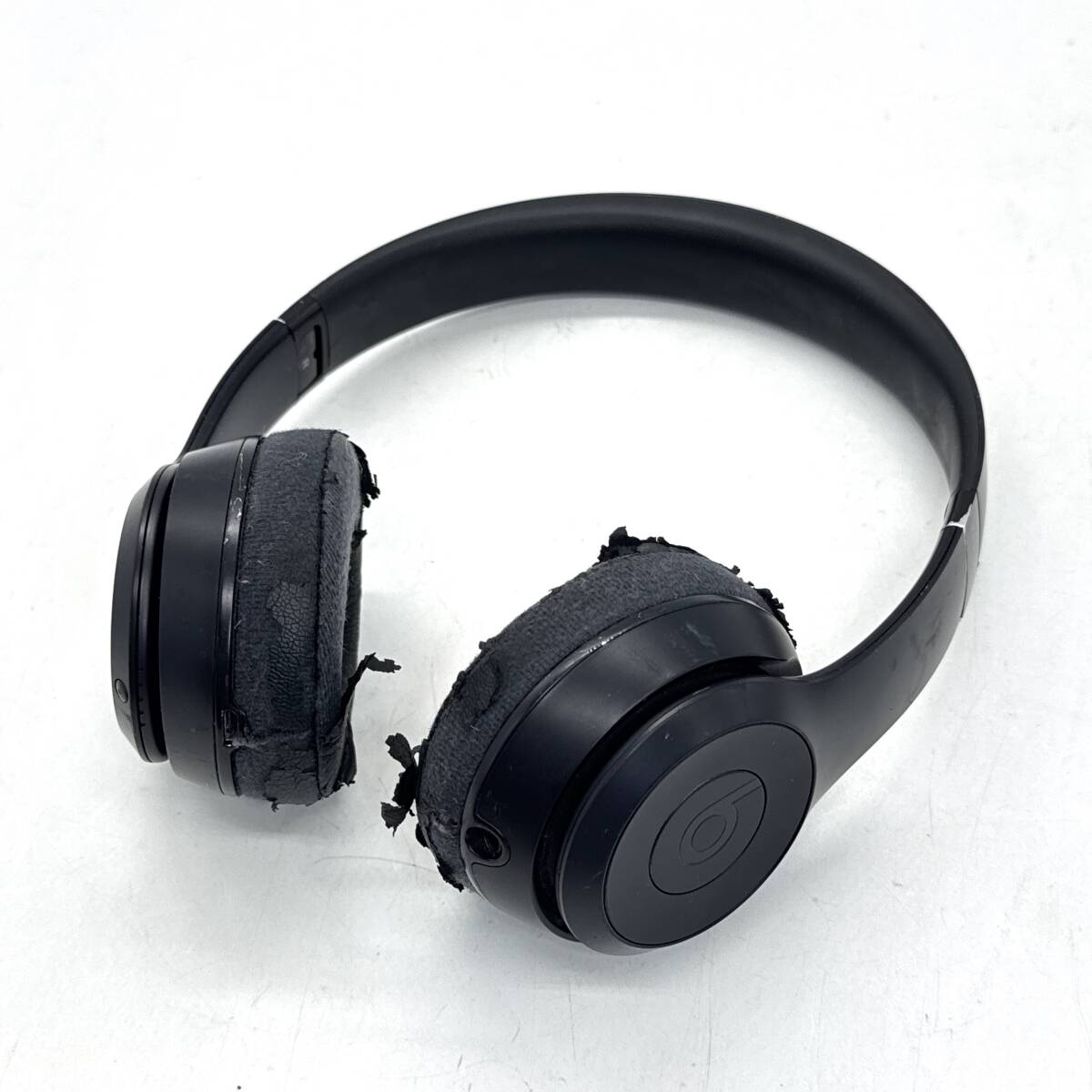 美品　BEATS SOLO3 ワイヤレスヘッドホン ブラック Amazon.co.jp: Beats Solo3 Wireless ワイヤレスヘッドホン
