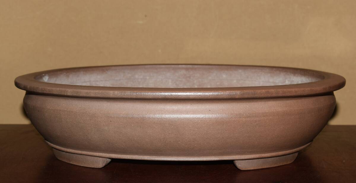 人気和鉢作家＜舟山・紫泥・時代抜群・手造り・・最高峰の泥味・・使い頃サイズ・品薄＞外縁下紐長方鉢・間口３４，６ｃｍ 人気和鉢作家＜舟山・紫泥・・時代乗り満点・・手造り・泥味抜群・実用銘