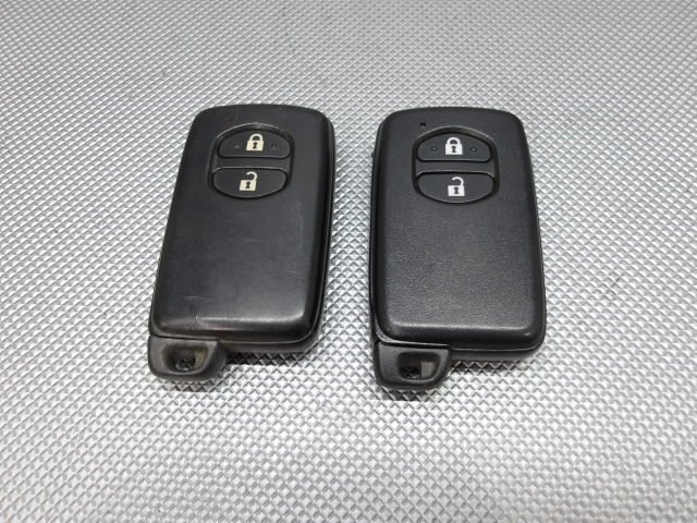 送料無料　トヨタ純正スマートキー20個セット プリウスZVW30アクアnhp10 送料無料 トヨタ純正スマートキー20個セット プリウスZVW30