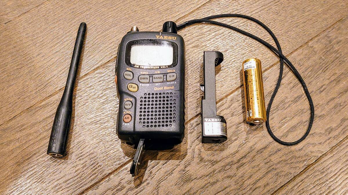 YAESU VX-1 デュアルバンド トランシーバー YAESU VX-1 デュアルバンドトランシーバー 144M.430M