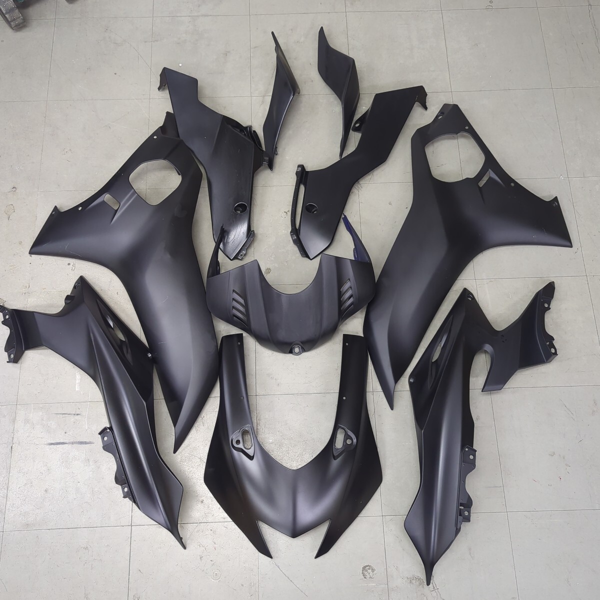 ヤマハ　YZF-R6 BN6 フロントカウル YZF-R6 BN6 中華カウルのこと（20周年記念モデル） | ☆三日坊主