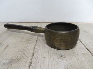 【USED/ビンテージ】大正~昭和初期 呉服屋さんの倉庫から出て来た 真鍮/黄銅 炭アイロン 検索用⇒ 火のし/火熨斗/F1005