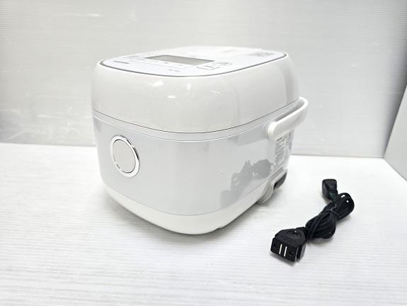 【新品未開封】東芝炊飯ジャー3合炊き Amazon | TOSHIBA(東芝) 炊飯器 3合 RC-5ZXT(K) ブラック