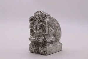 【中古美品】大黒天 置物 勘左衛門 縁起物 福のかみ 七福神 銀色 磁性あり インテリア 風水 1257g 【希少品】