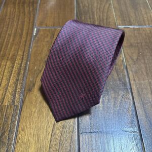 GIVENCHY 赤黒のチェック柄ネクタイ メンズ ジバンシイ ブラック レッド シルク100 イタリア製 ロゴ ビジネス 総柄 絹 フォーマル 中古