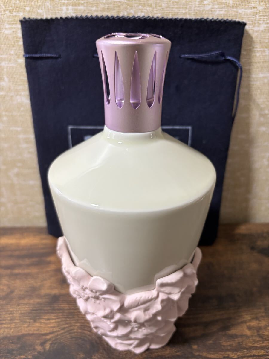 ランプベルジェ アロマランプ カラー 薄いオレンジ色魅力的な