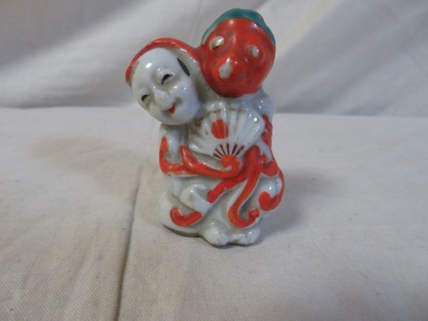 年代物 古銅 花文水滴アンティーク 骨董古玩 書道用品 置物 中国WWST057 年代物 古銅 花文水滴アンティーク 骨董古玩 書道用品 置物 中国