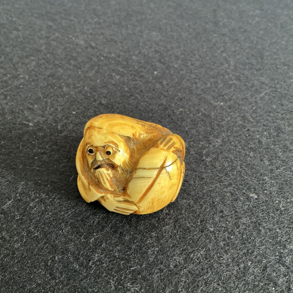 鳥型根付　　時代　　彫刻　骨董　古道具　　緒締　約4✖️4センチ 鳥型根付 時代 彫刻 骨董 古道具 緒締 約4✖️4センチ 根付