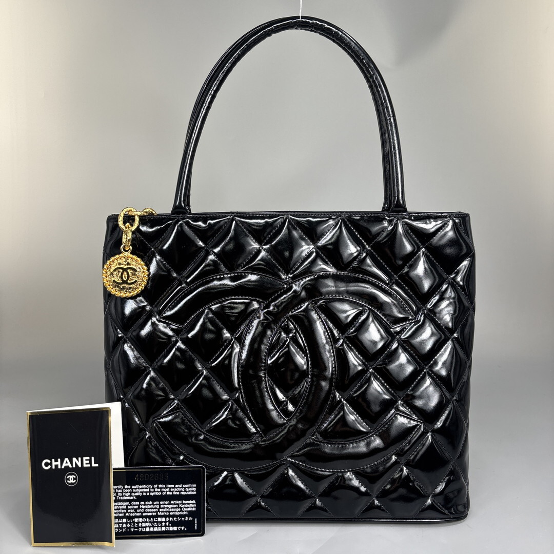 1円スタート【美品】レア　シャネル Chanel エナメル パテント ハンドバッグ ショルダーバッグ ブラック ○売り切り1円スタートCHANEL シャネル 二つ折り財布 エナメル