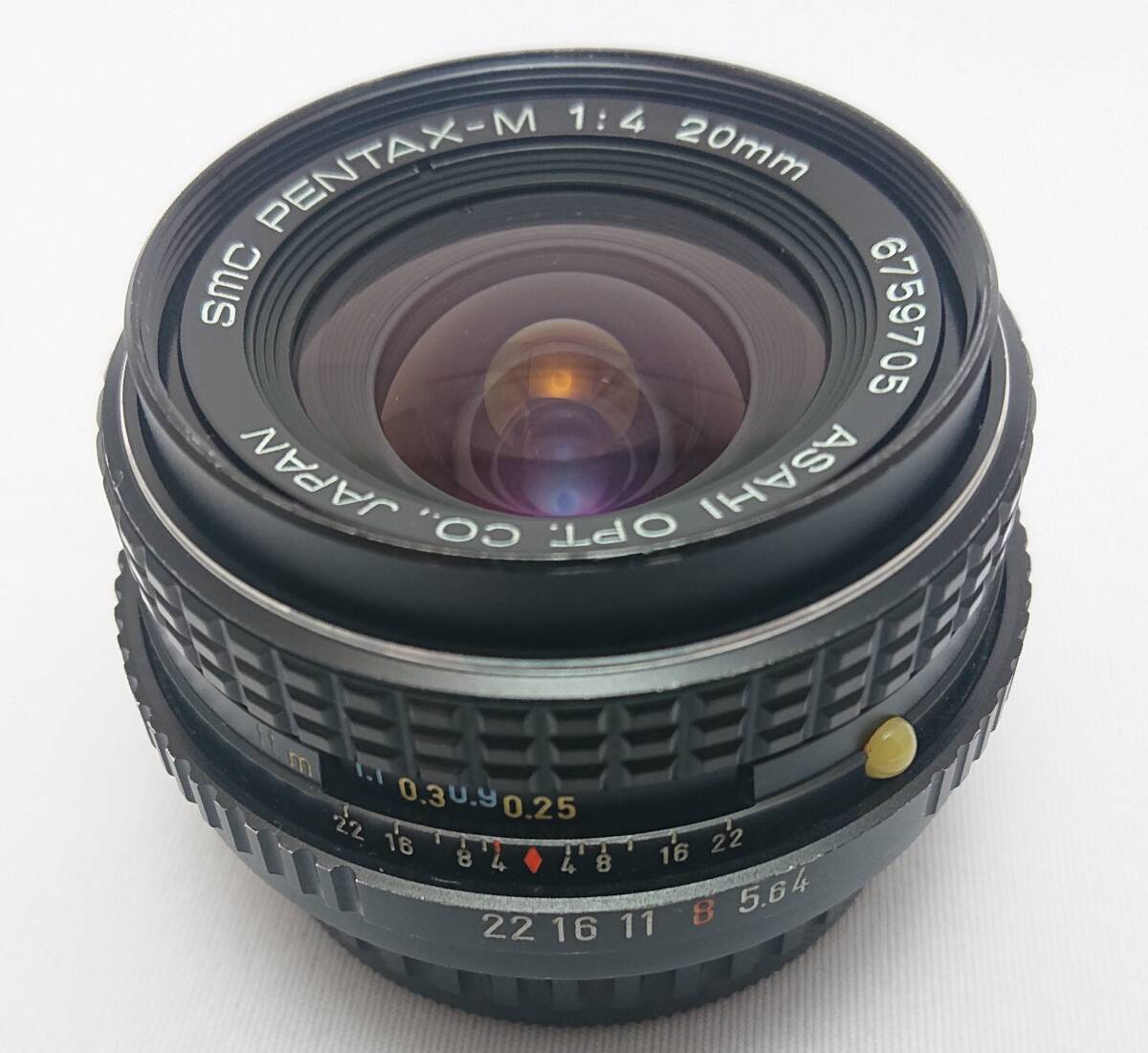 SMC PENTAX-M 20mm f4 実用 Kマウント smc PENTAX-M 20mm F4 - パンケーキの小型超広角レンズ