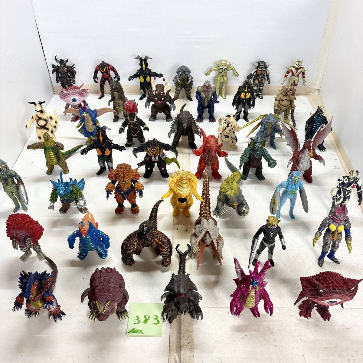 Yahoo!オークション -「ウルトラマンソフビ 大量」の落札相場