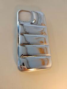 【シルバー】iPhone 15 ケース Y2K メタリック調