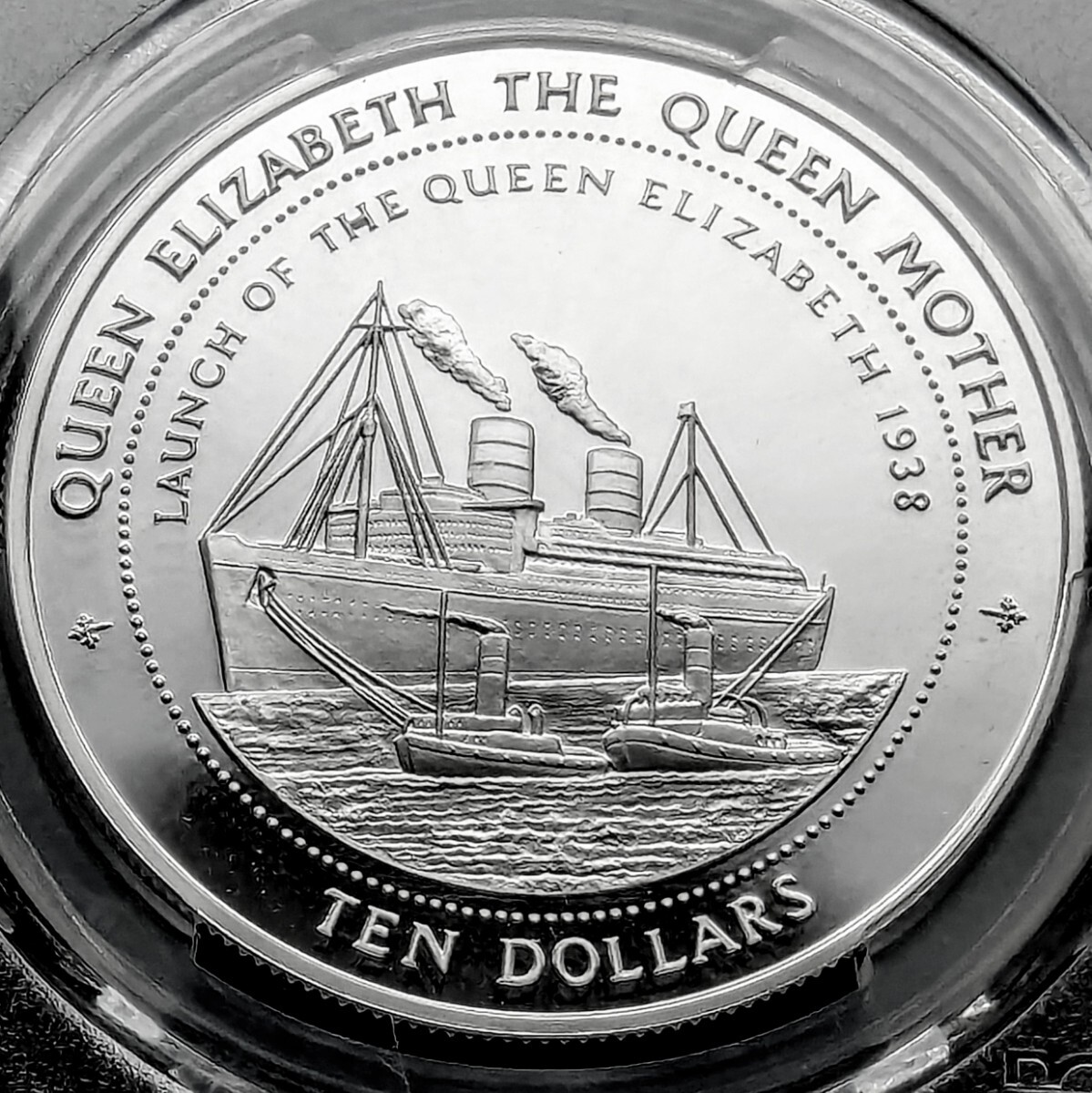 歴代女王ヤングエリザベス 1975年英国50ドル 大型銀貨3セット 歴代女王ヤングエリザベス 1975年英国50ドル 大型銀貨3セット