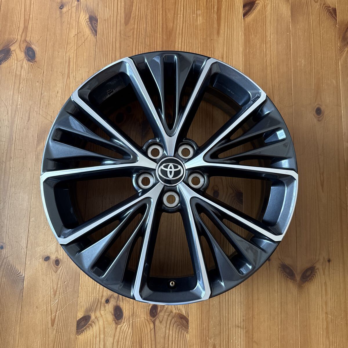 2025年最新】プリウス60純正ホイール(Prius)を多数ラインアップ