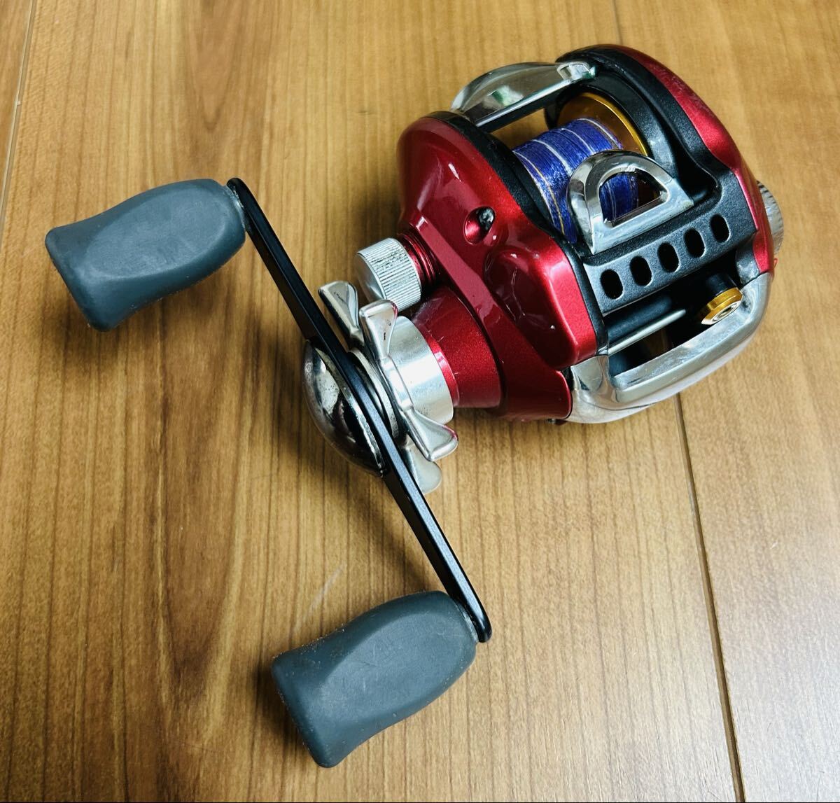 ダイワ 　06 スマック レッドチューン 100L　右ハンドル　極美品 Yahoo!オークション -「ダイワ スマックレッドチューン」の落札